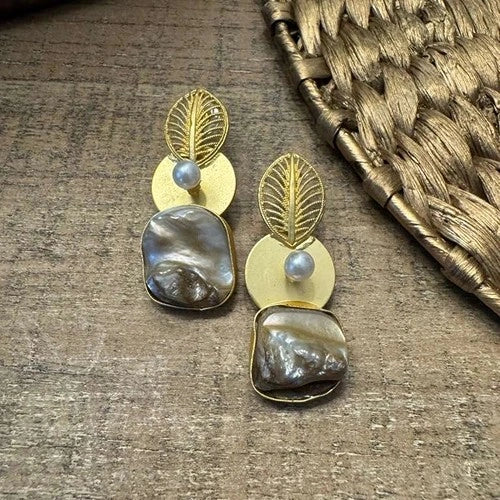 Fall on Rocks Earrings