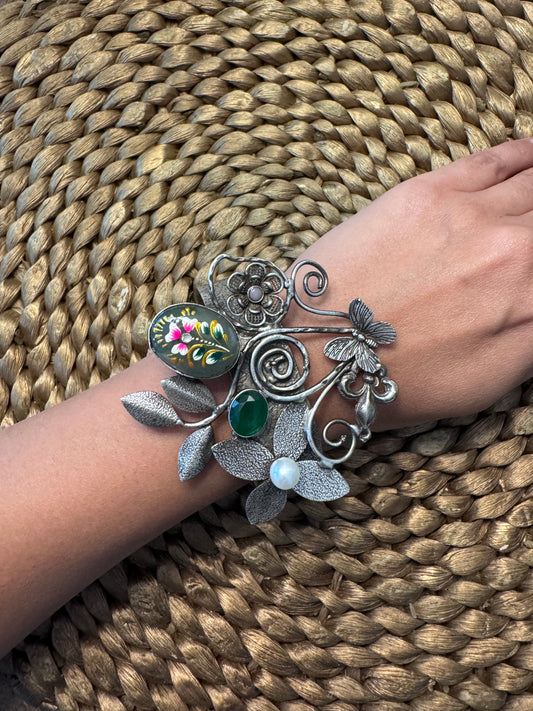 Garden of Nature Handcuff